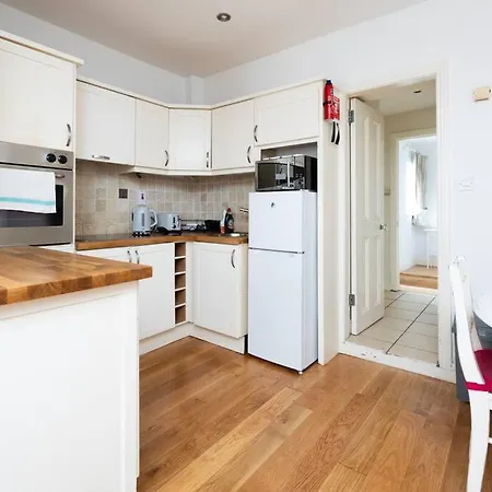 Homely 3 Bedroom House With A Balcony In Donnybrook Apartament Dublin